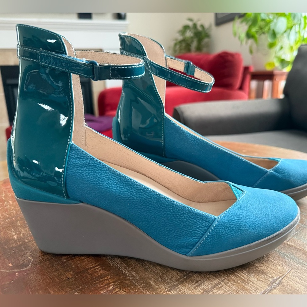 Tsubo Blue Leather Ankle Strap Wedge Heels 1008083-Dsky